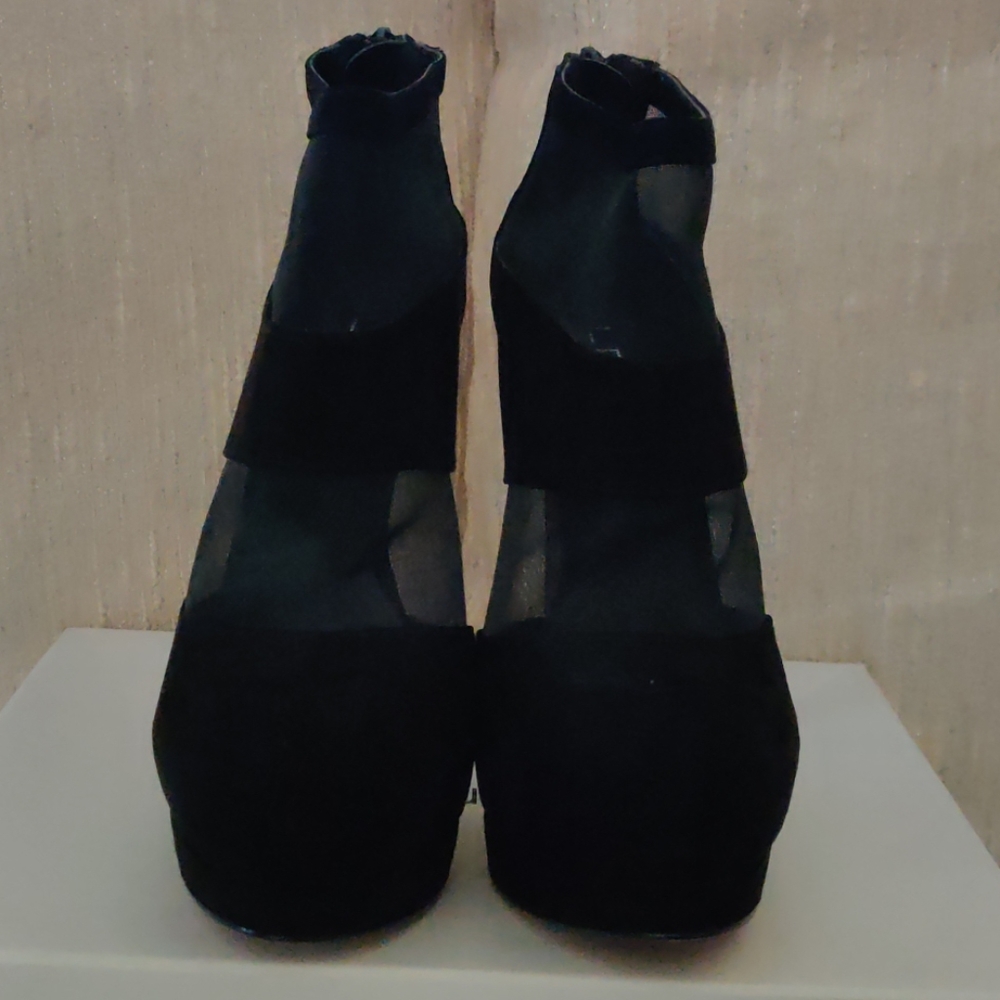 Shose - Picture 2 of 4